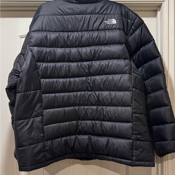 The North Face Men's Black Puffer Jacket 550 - Picture 5 of 5